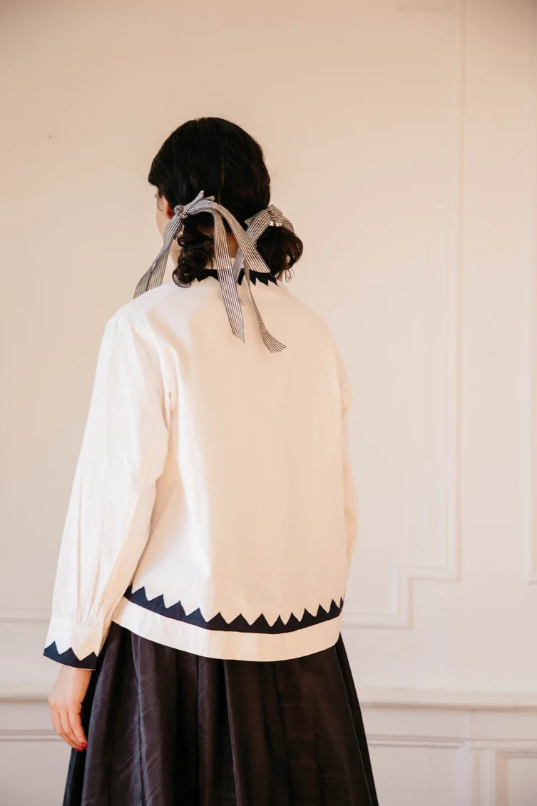 Alpha Buttondown Zig Zag Applique - in Ivory/Navy
