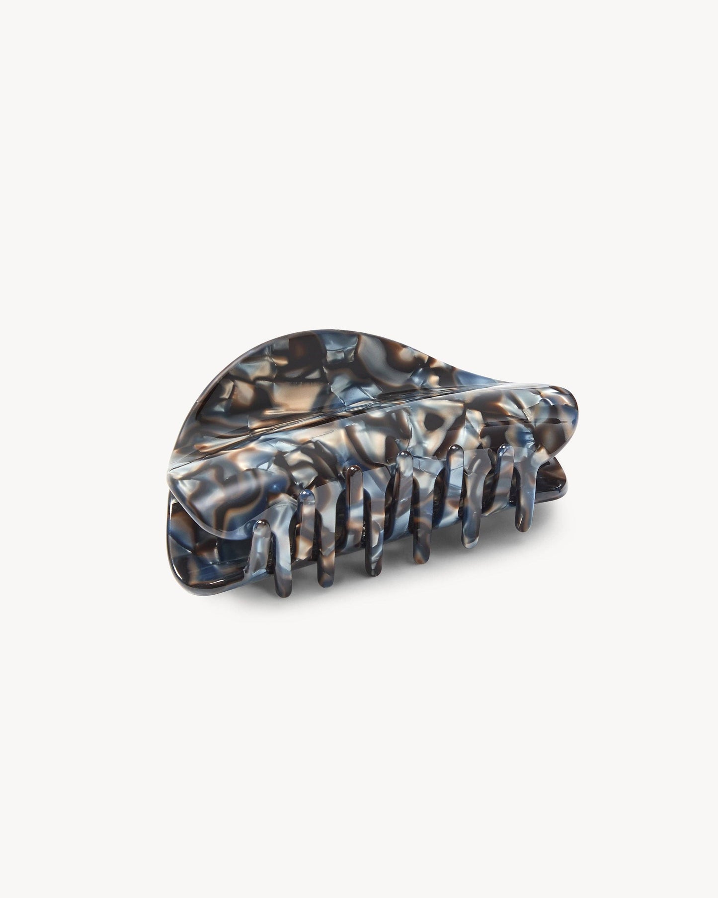Crescent Claw in Blue Horn