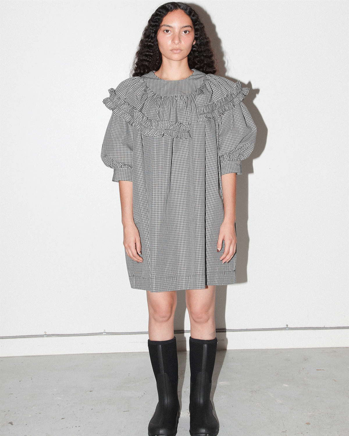 Plaid Mini Carve Dress in Black Plaid