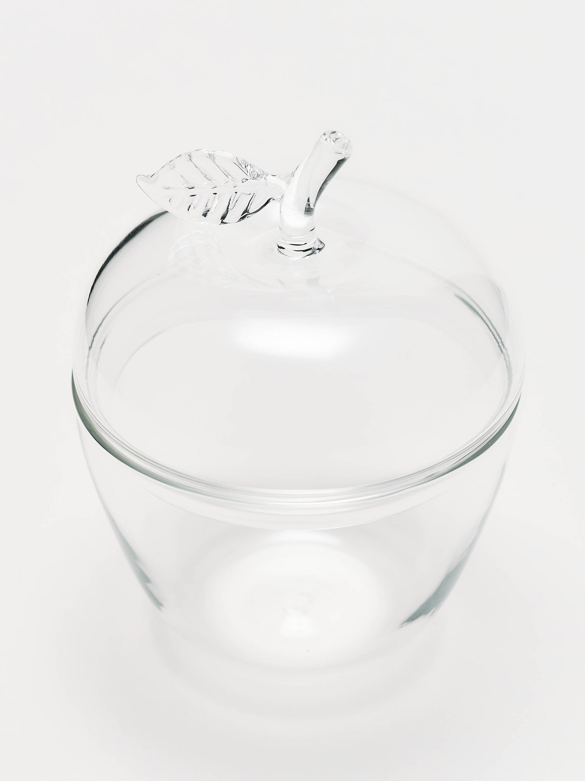 La Pomme, Clear