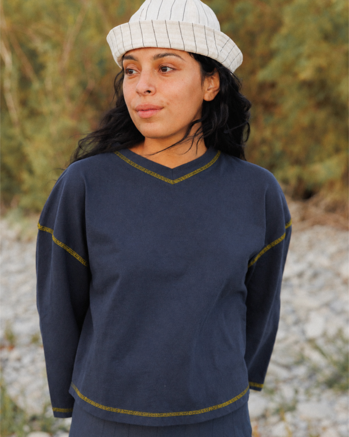 Model wearing the Sønderhaus August Tee in Navy