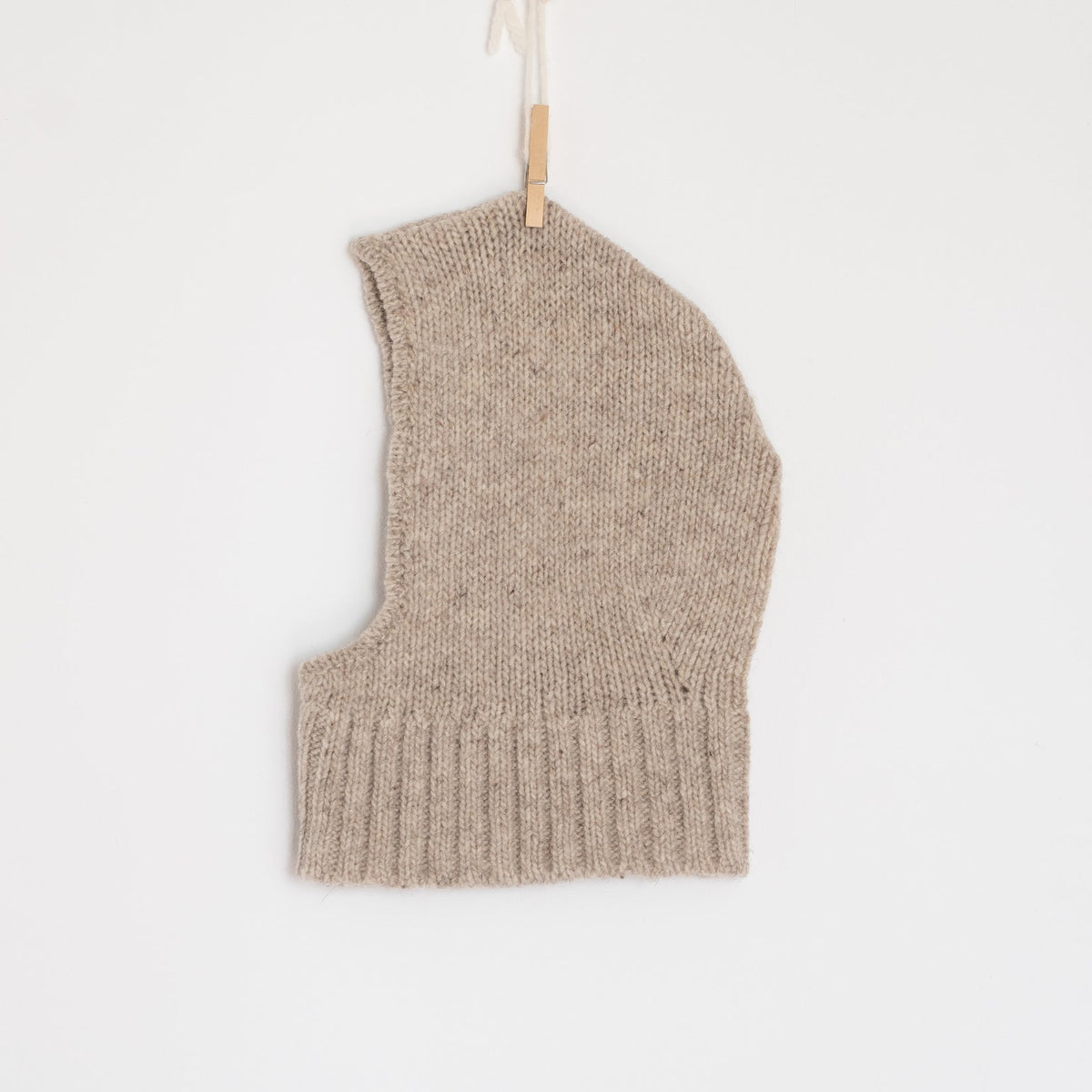 Lúa Hood in Black