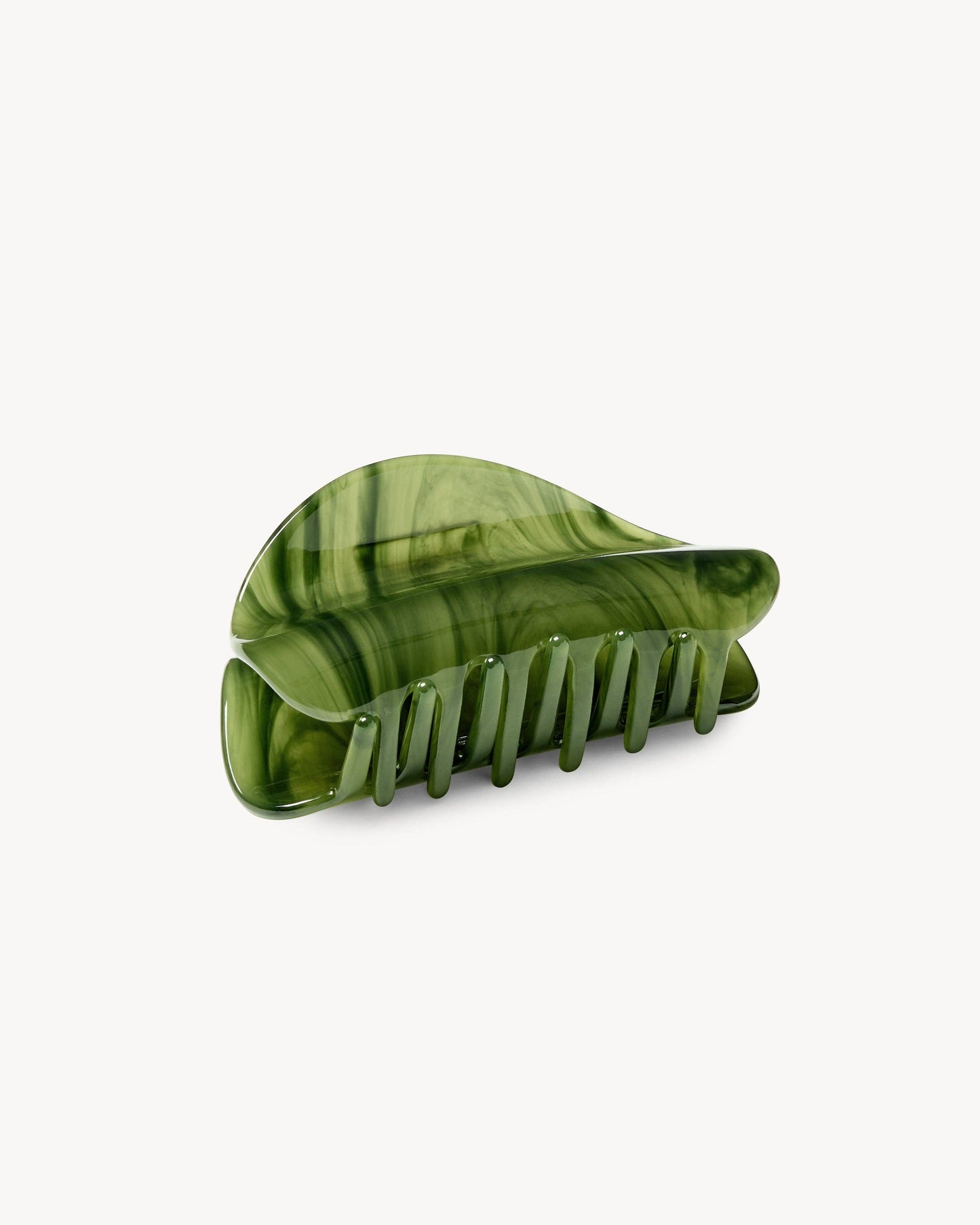 Crescent Claw in Algae