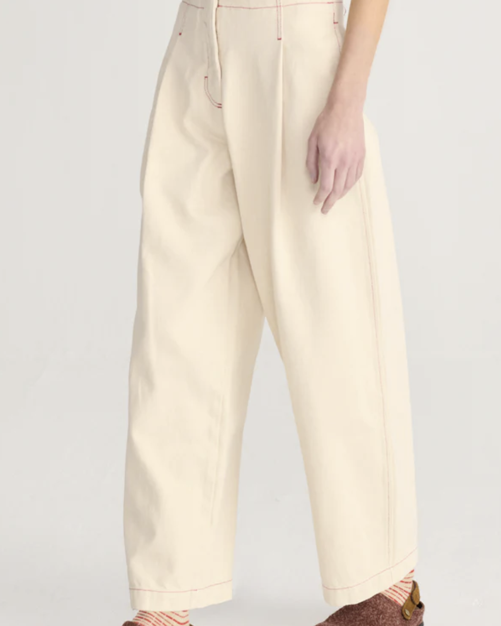 Ecru Twill Pleated Barrell Pants